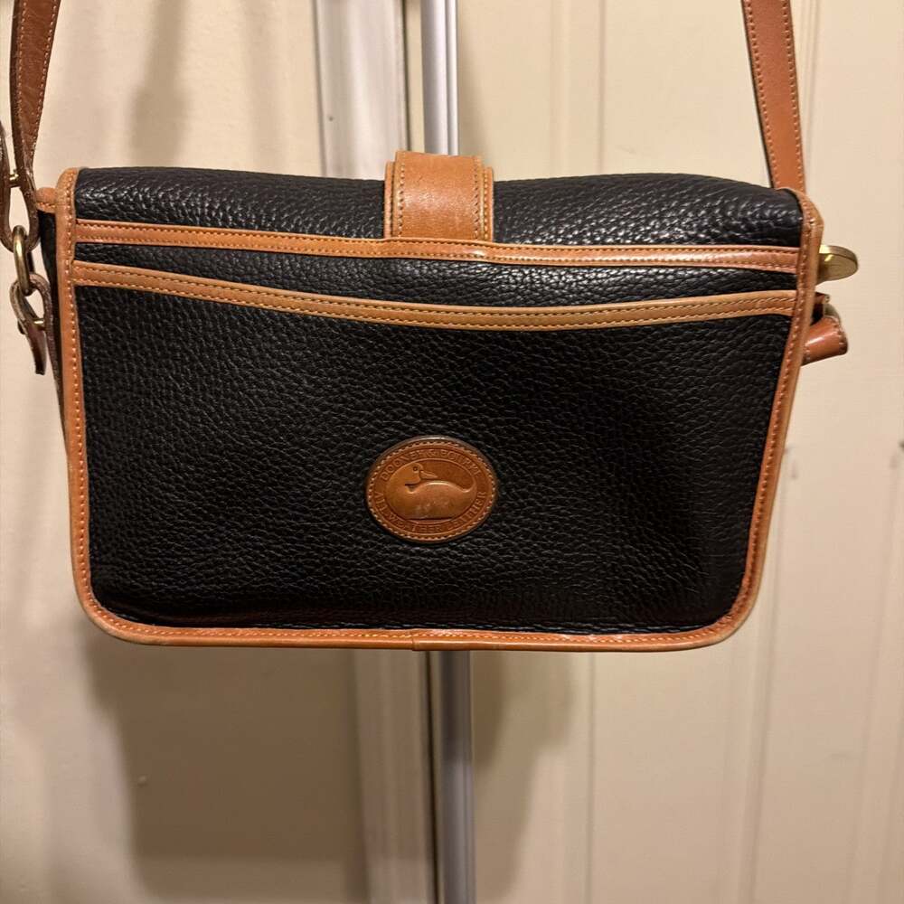 VTG Dooney & Bourke Women’s Black Brown Solid Crossbody Buckle, Adjustable, Gold